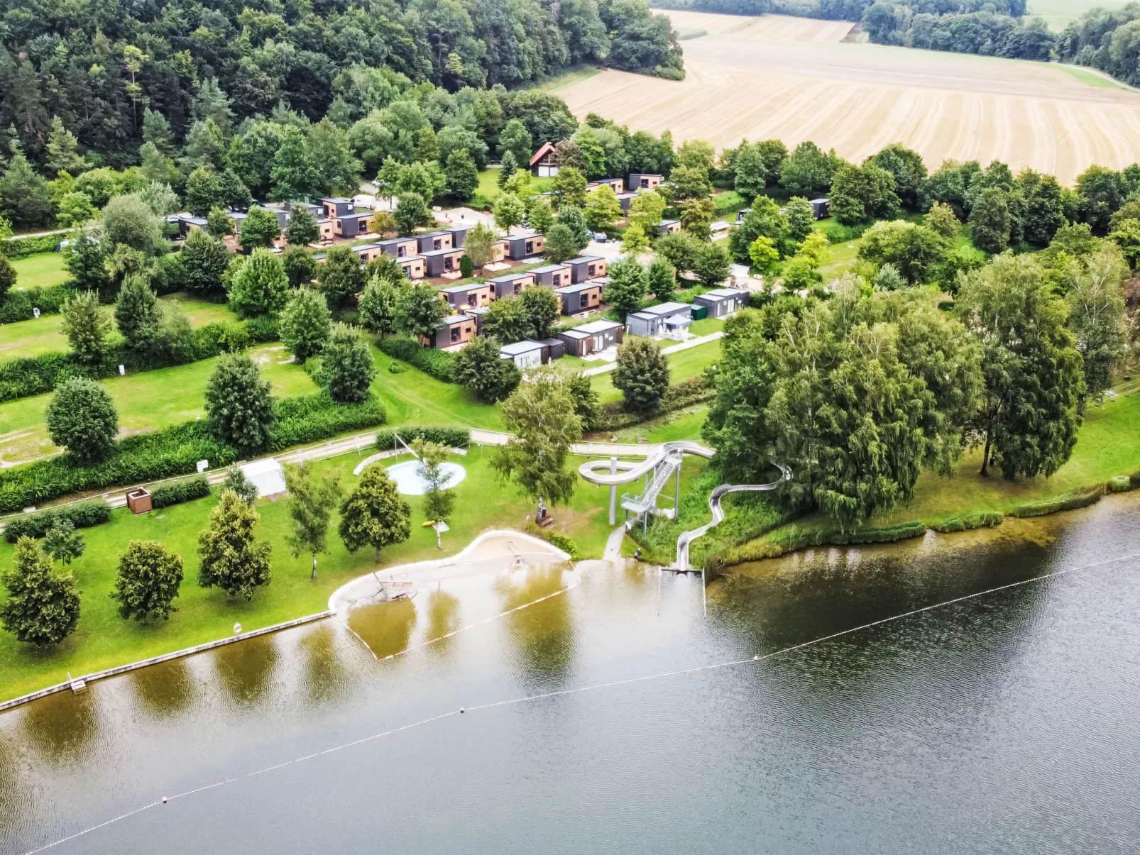 Tiny Haus mit schönem Seeblick-Buiten