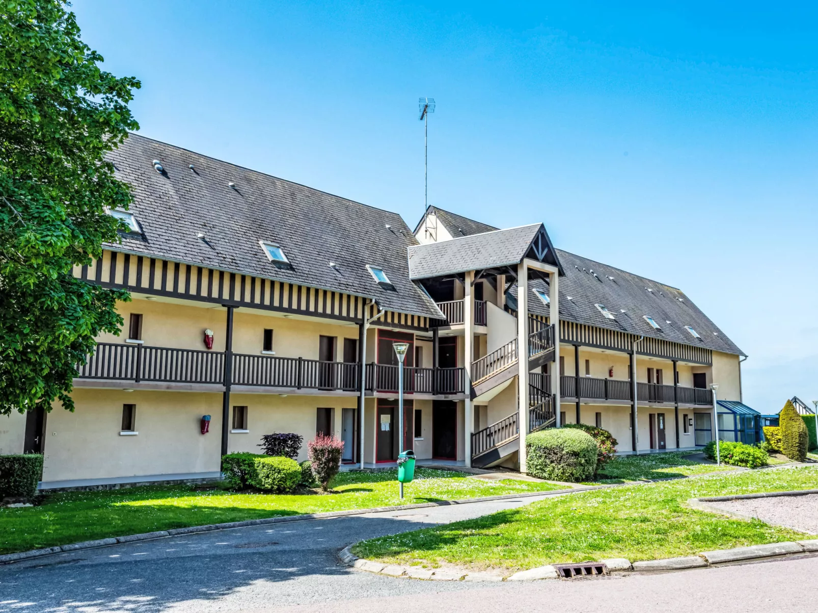 La Cour du Moulin-Buiten