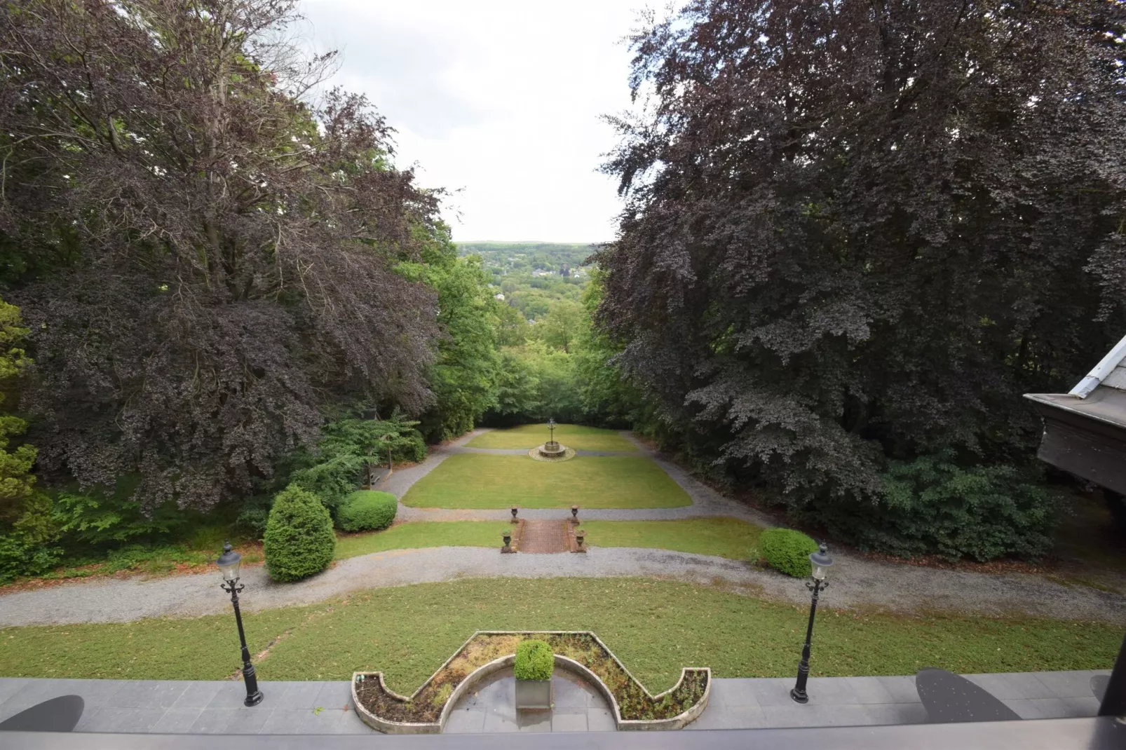 Le Château et les Forêts-Uitzicht zomer