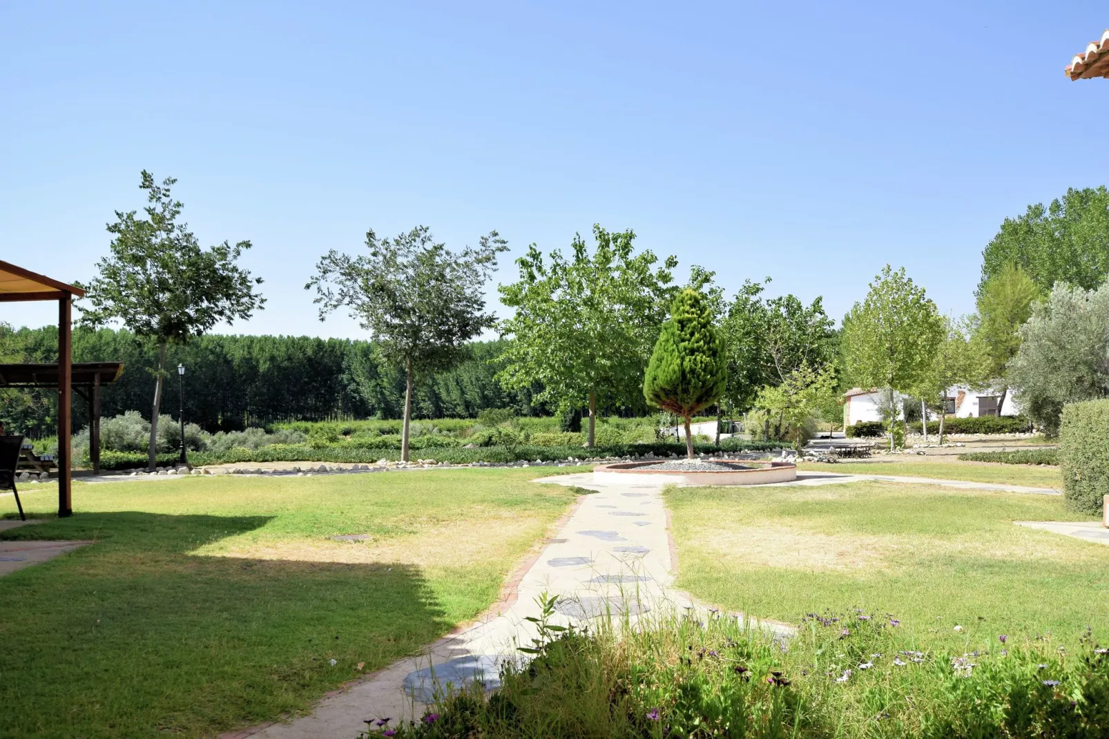 Cueva 2 dorm-Tuinen zomer