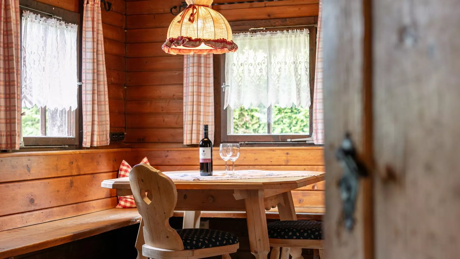 Alpin Hideaway L-Eetkamer