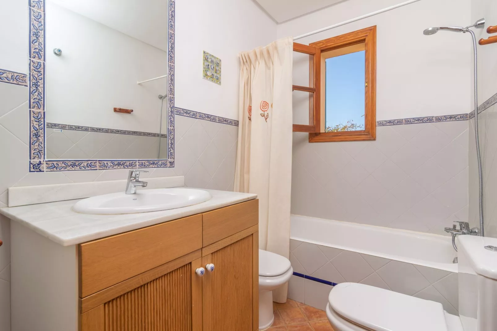 Can Pintat-Badkamer