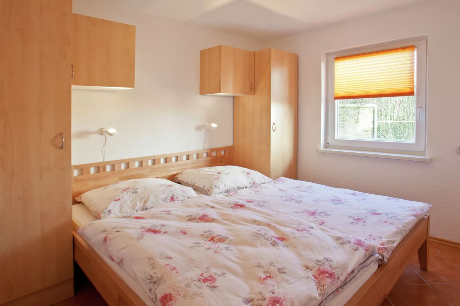 Stijlvol ingericht appartement in Rerik met een terras-Slaapkamer