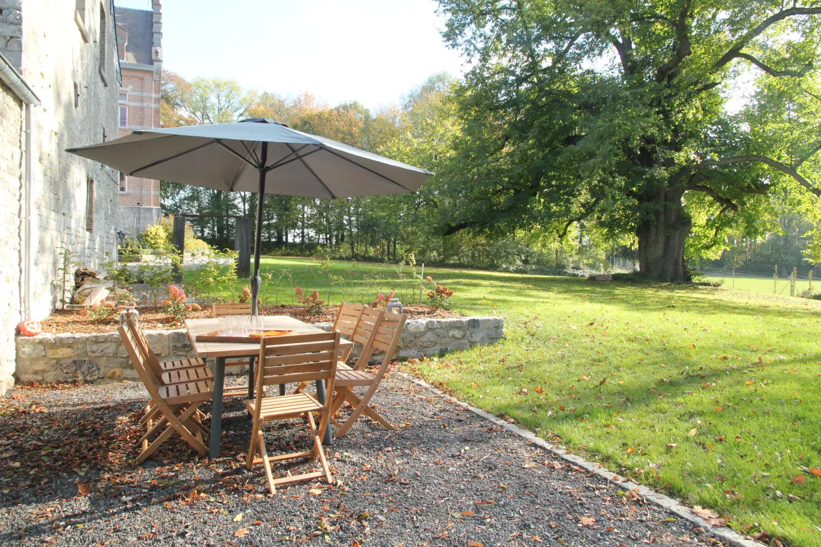 Le Vieux Tilleul du Château-Tuinen zomer