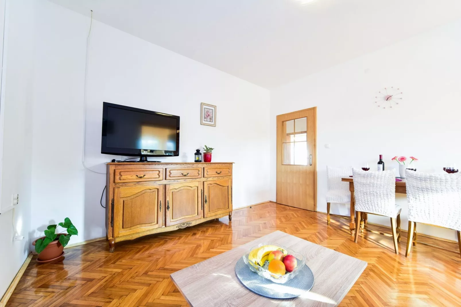 Apartment Josip-Eetkamer