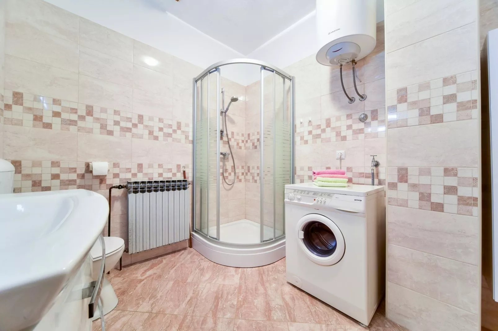 Apartment Josip-Badkamer