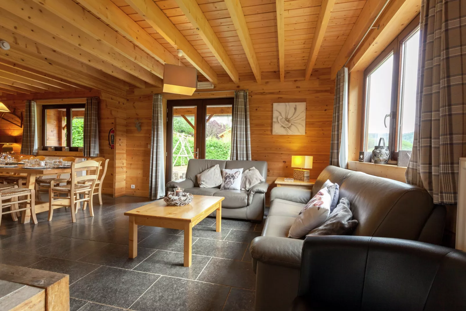Modern vakantiehuis in Vresse-sur-Semois dicht bij kajakken-Woonkamer