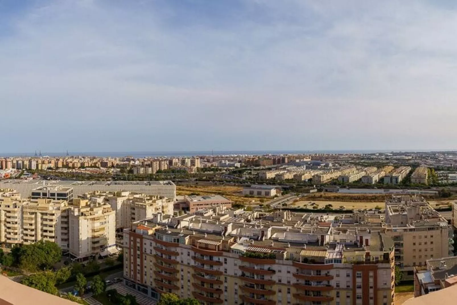 CT 165 - Málaga - Teatinos Sky Garden-Uitzicht zomer