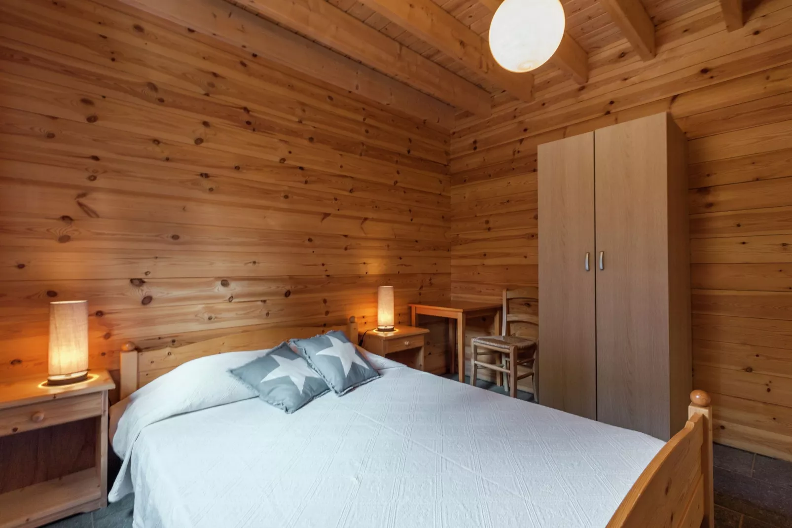 Modern vakantiehuis in Vresse-sur-Semois dicht bij kajakken-Slaapkamer