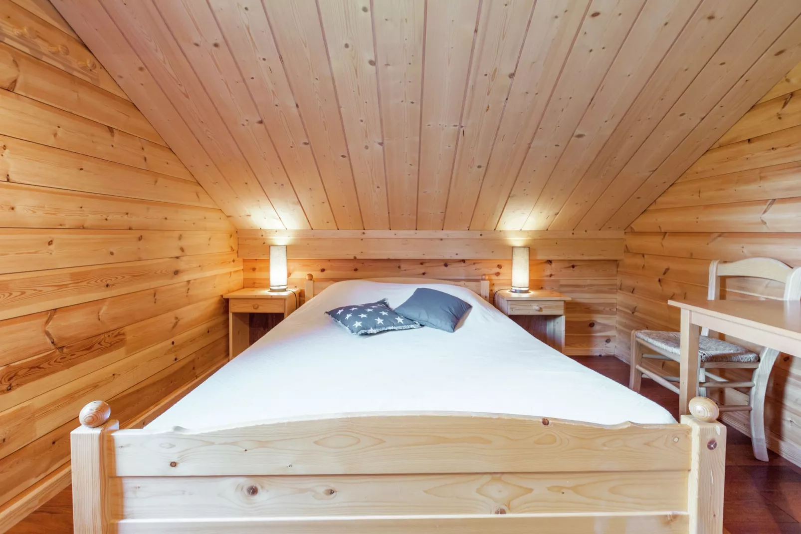 Modern vakantiehuis in Vresse-sur-Semois dicht bij kajakken-Slaapkamer