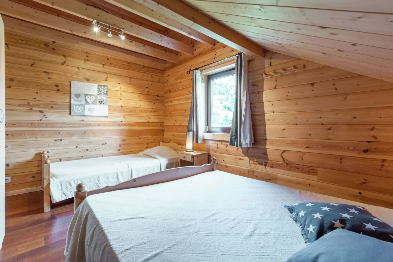 Modern vakantiehuis in Vresse-sur-Semois dicht bij kajakken-Slaapkamer