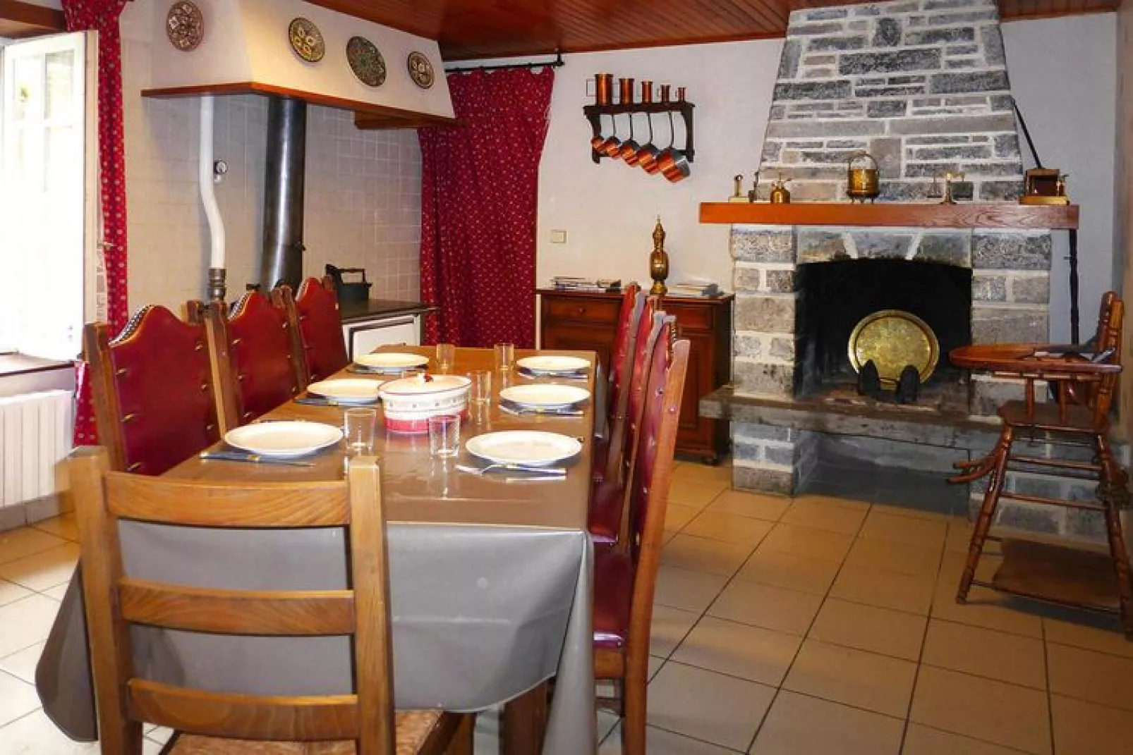 Holiday home St Maurice-en-Cotentin-Eetkamer