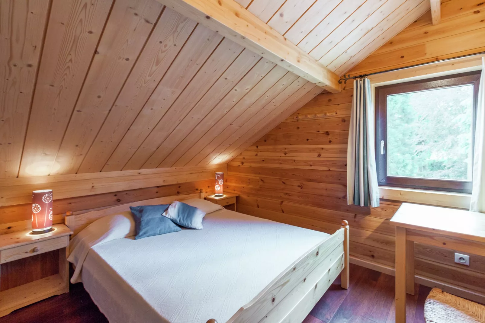 Modern vakantiehuis in Vresse-sur-Semois dicht bij kajakken-Slaapkamer