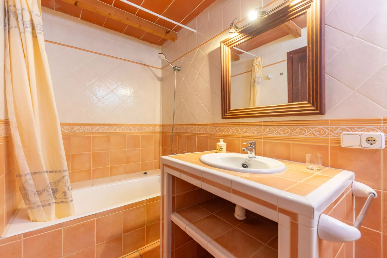 S'alqueria Rotja-Badkamer