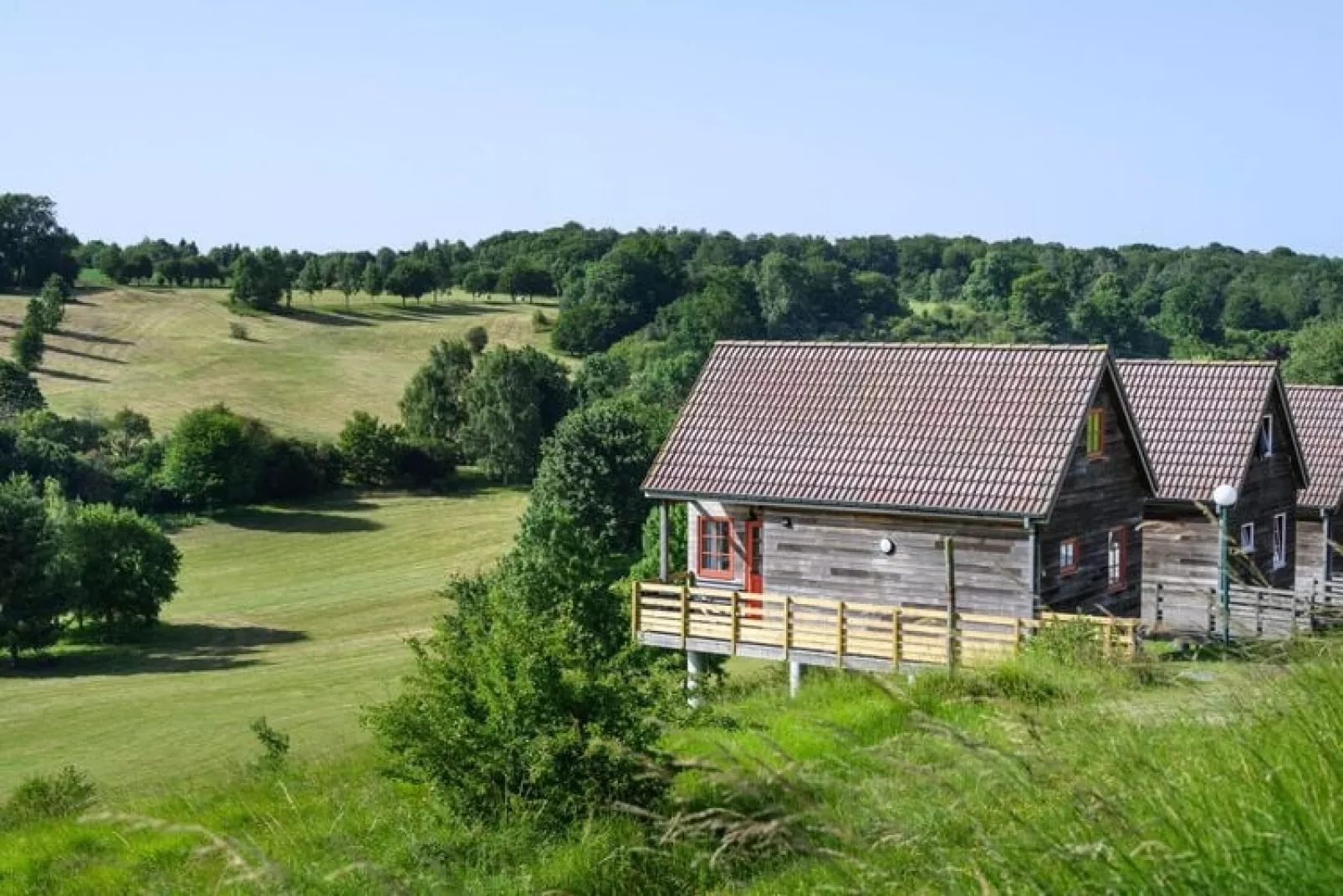 Residence Le Domaine du Val Grand-Laviers // T3-Buitenkant zomer