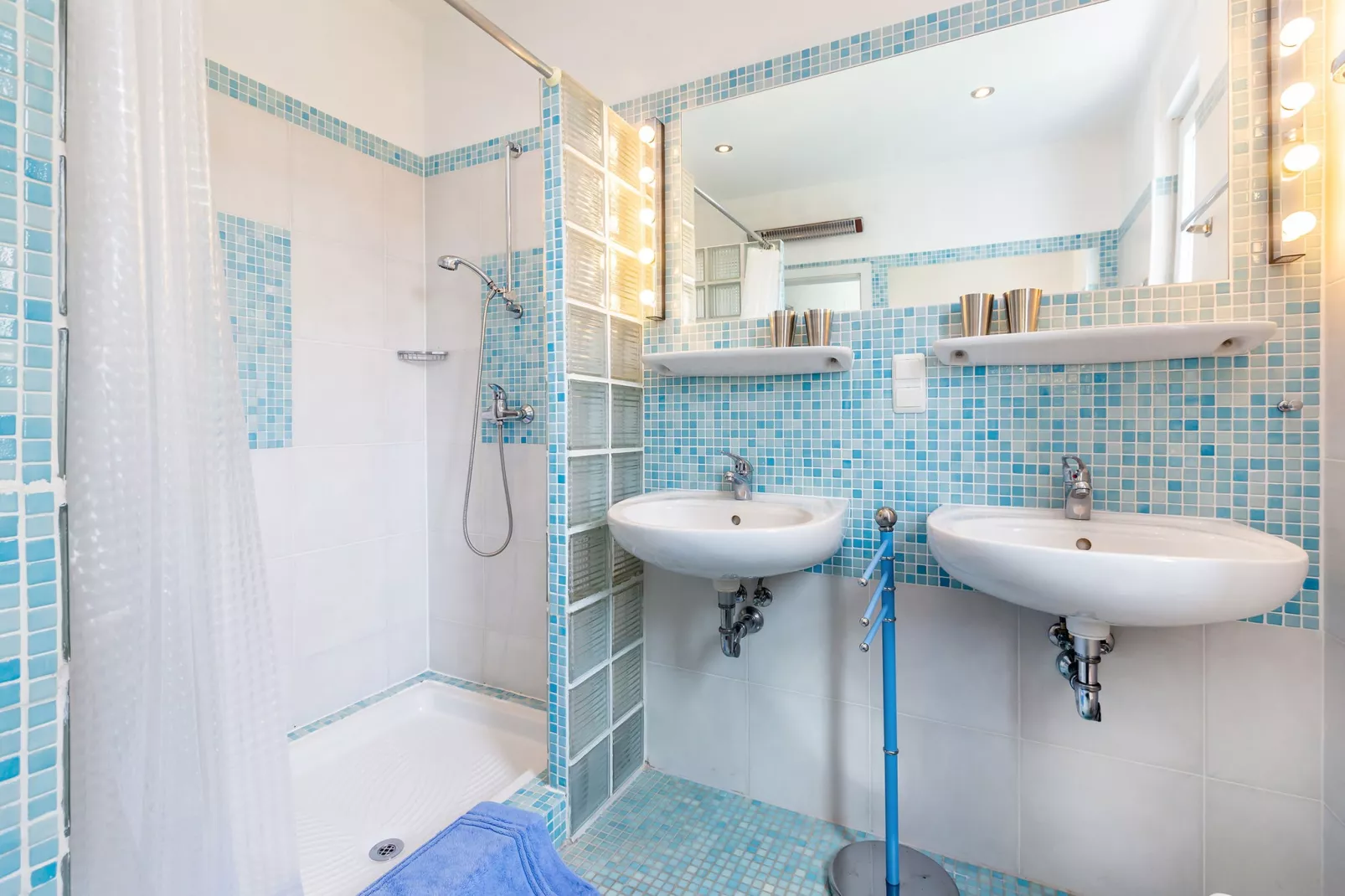 Villa Gardenia-Badkamer