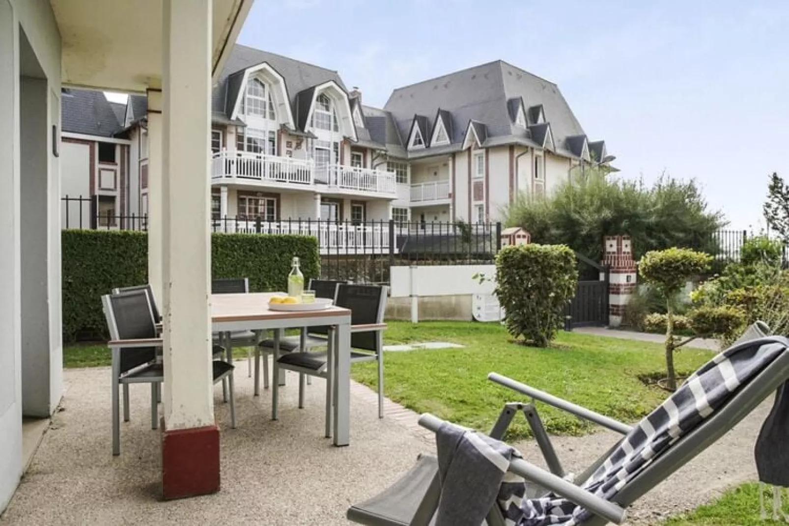 Appartement in Le Crotooy vlakbij de zee-Buitenkant zomer