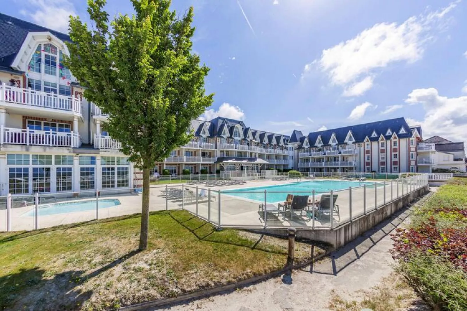 Appartement in Le Crotooy vlakbij de zee-Buitenkant zomer