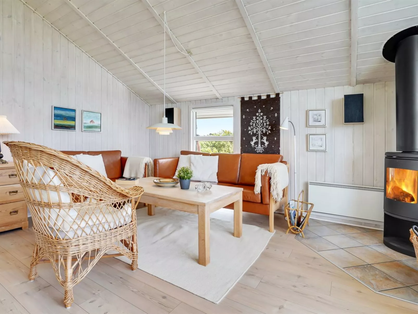 "Hariet" - 300m from the sea
