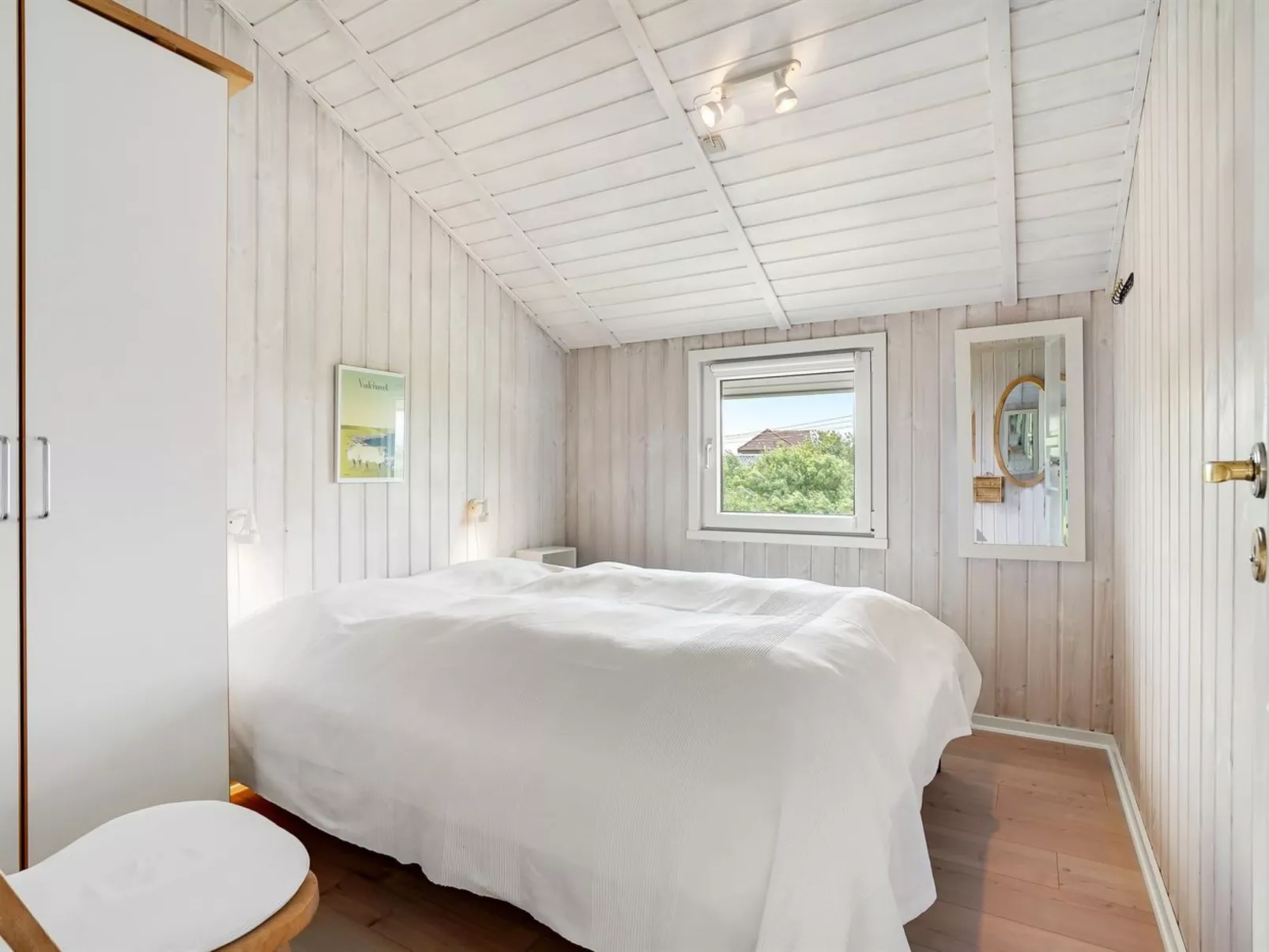 "Hariet" - 300m from the sea-Binnen