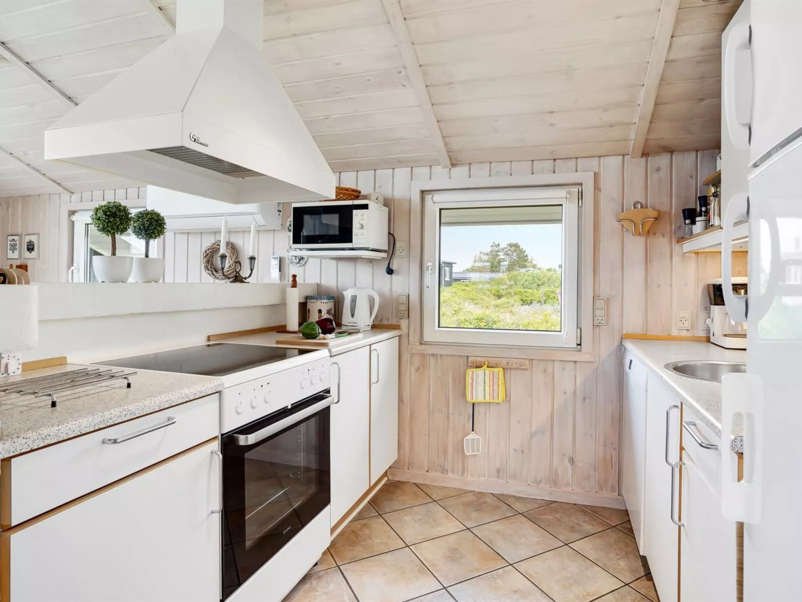 "Hariet" - 300m from the sea-Binnen