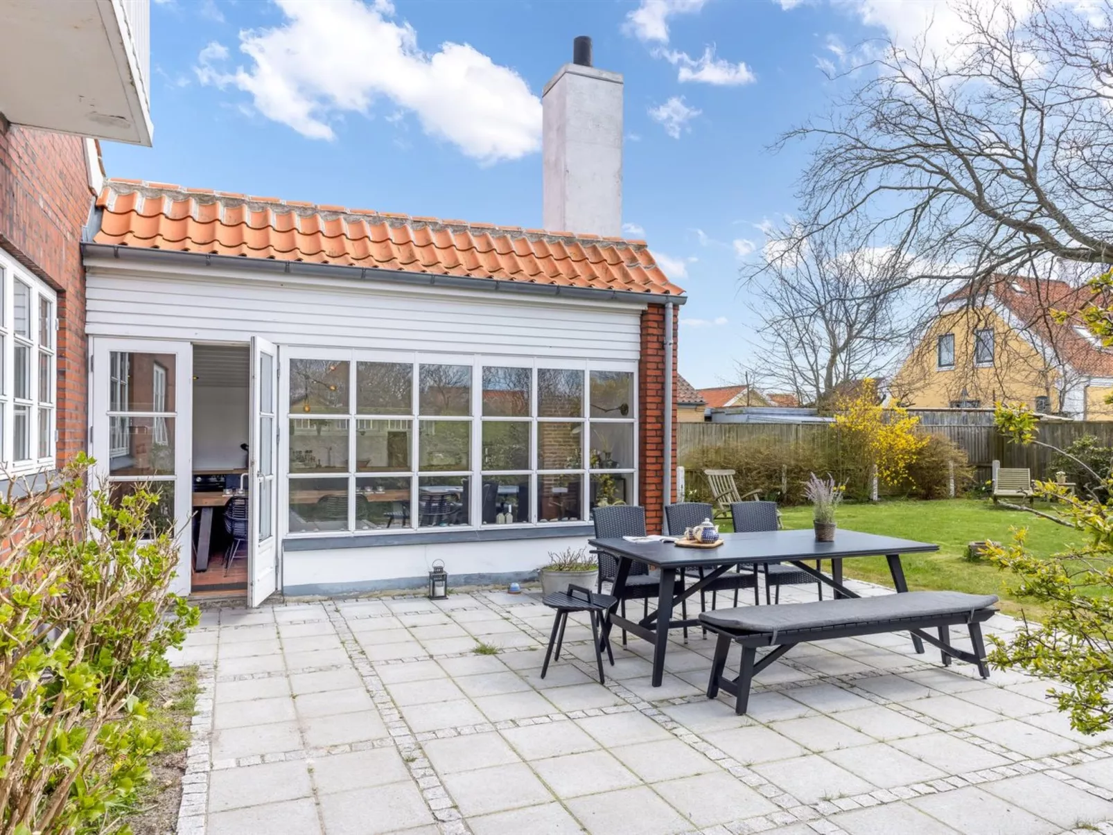 "Henri" - 400m from the sea-Buiten
