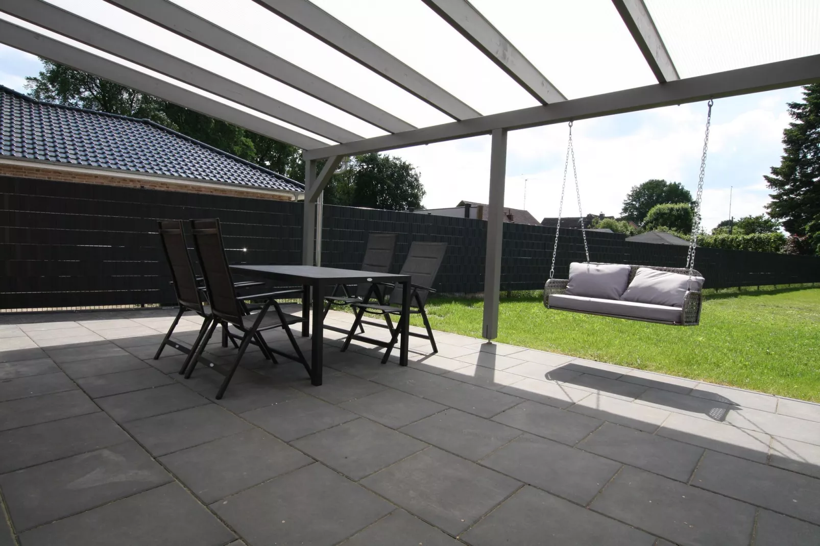 Ferienhaus am Rande der Lewitz-Terrasbalkon