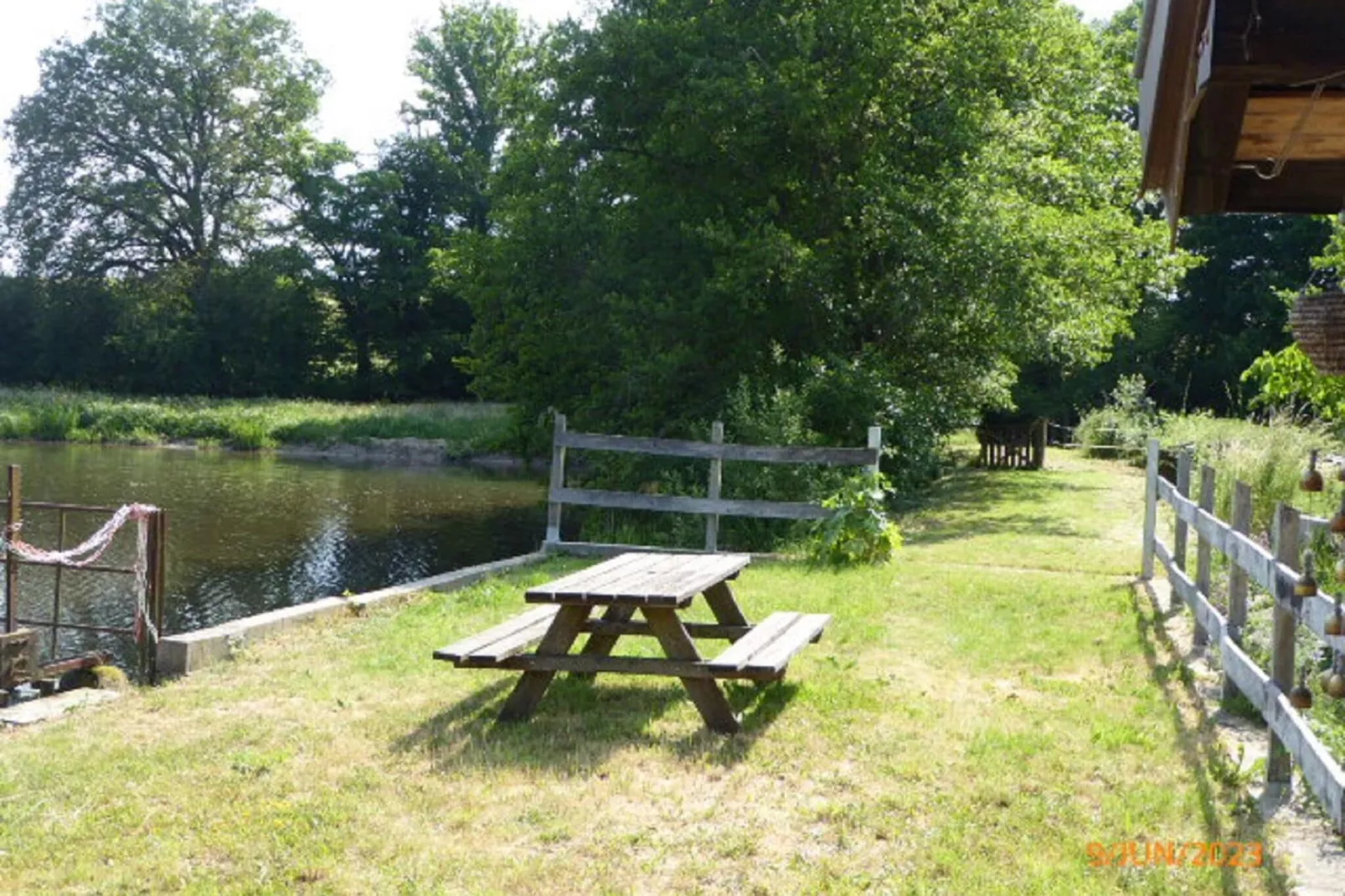 Gîte "Au bord de l'Eau "-Tuinen zomer