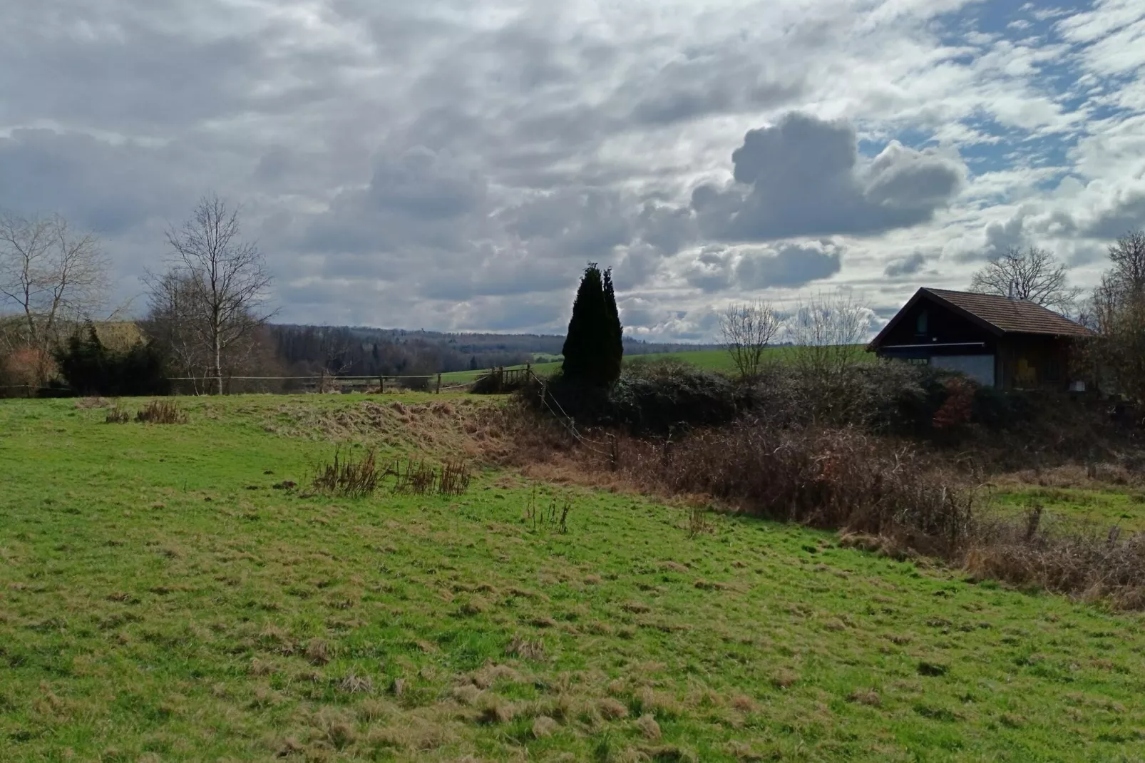 Gîte "Au bord de l'Eau "-Tuinen zomer