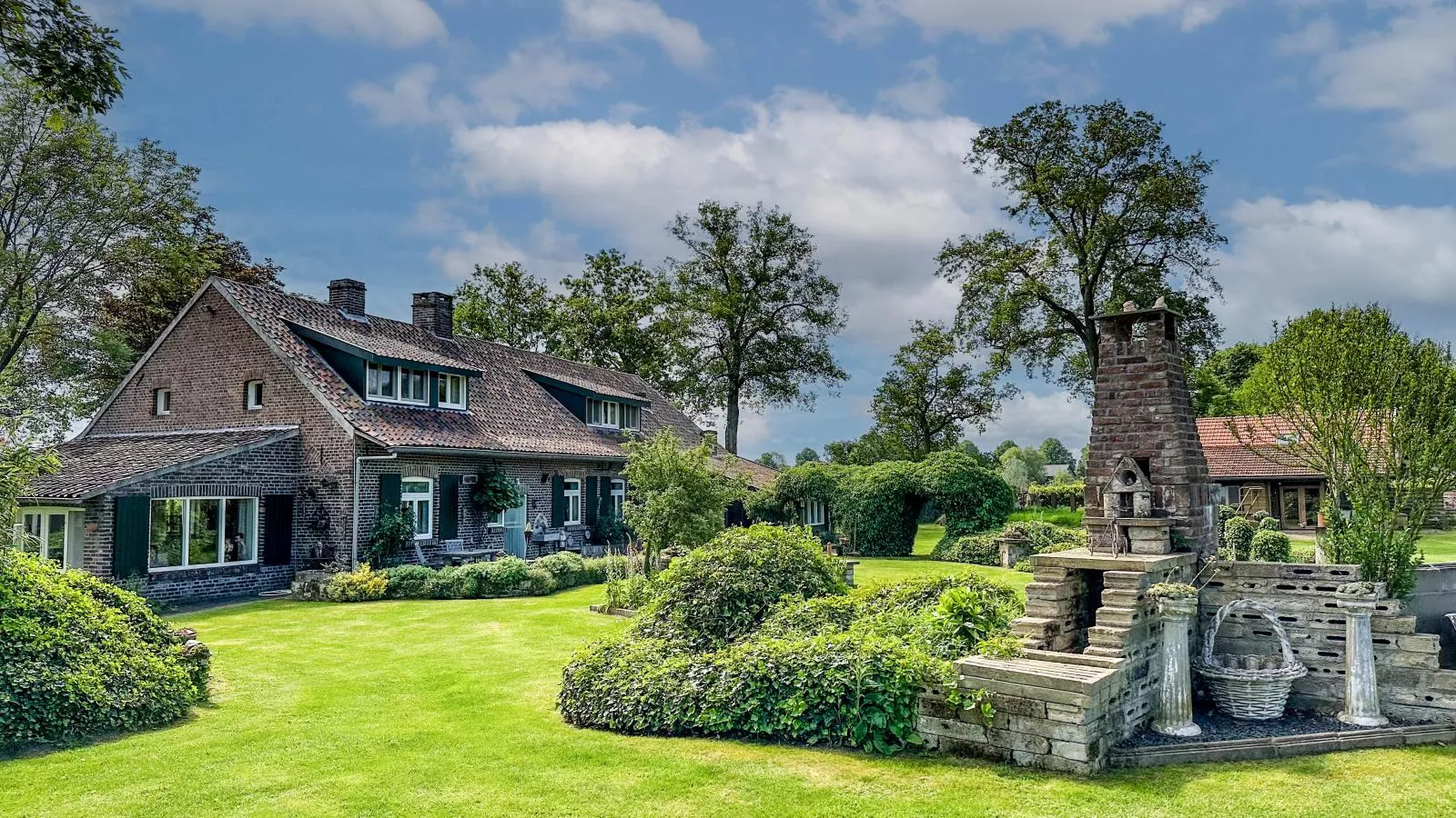 Atelier Roza-Buitenkant zomer