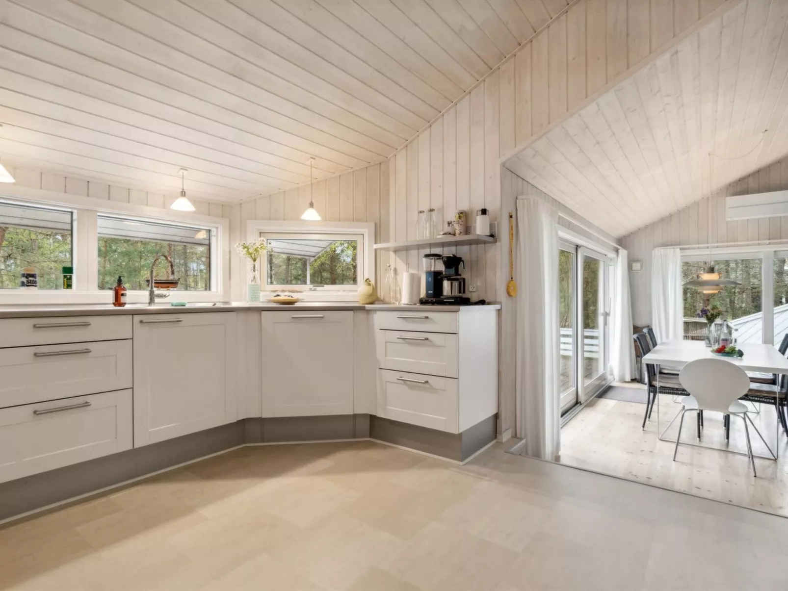 "Tilje" - 500m from the sea-Binnen