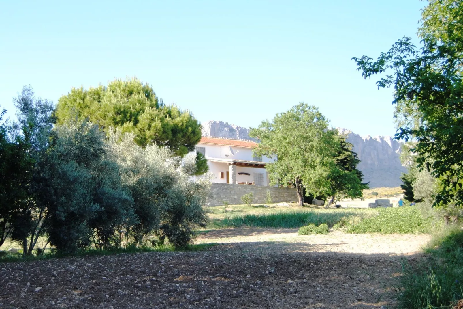 Casa de la Monja-Buitenkant zomer