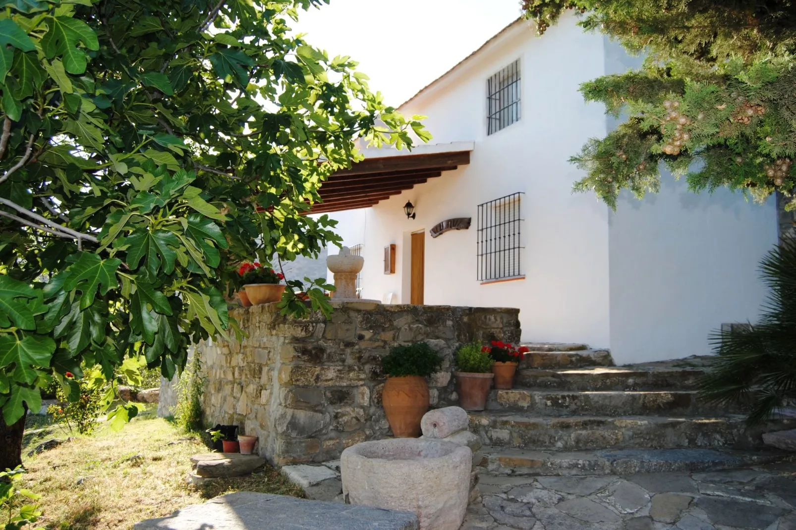 Casa de la Monja-Buitenkant zomer