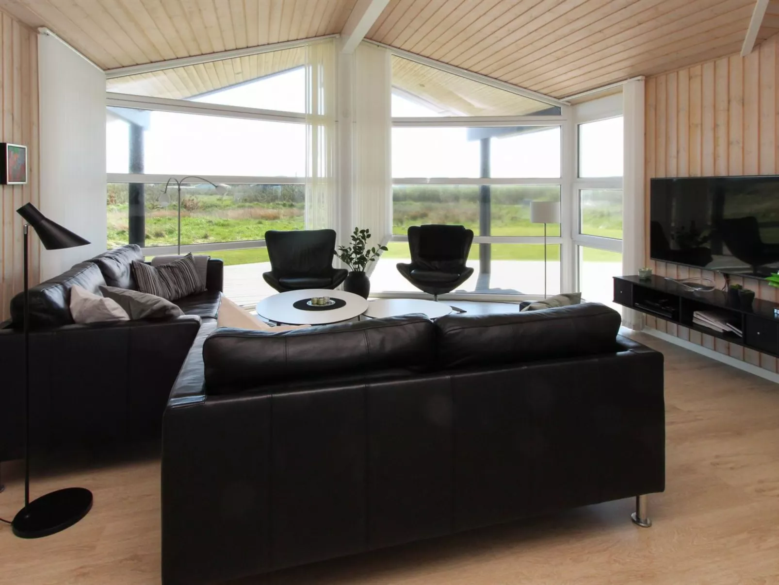"Lennart" - 300m from the sea-Binnen