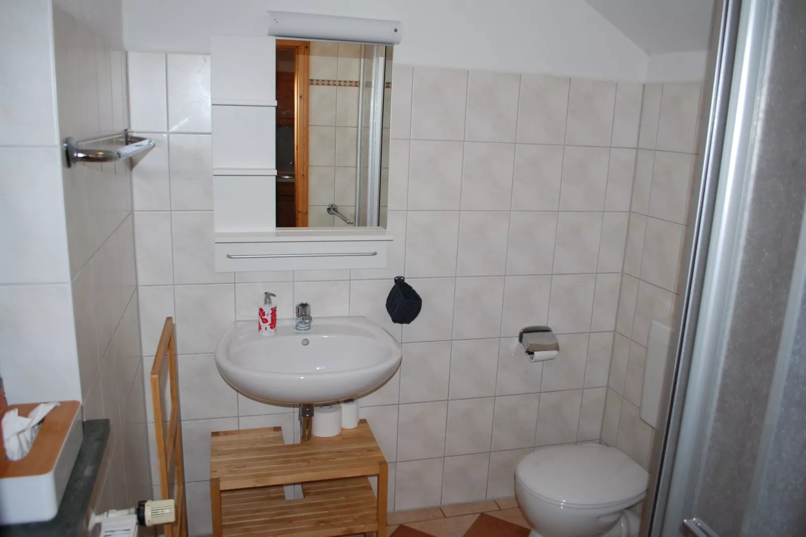 XL Das Gästehaus mit separatem  Raum-Badkamer