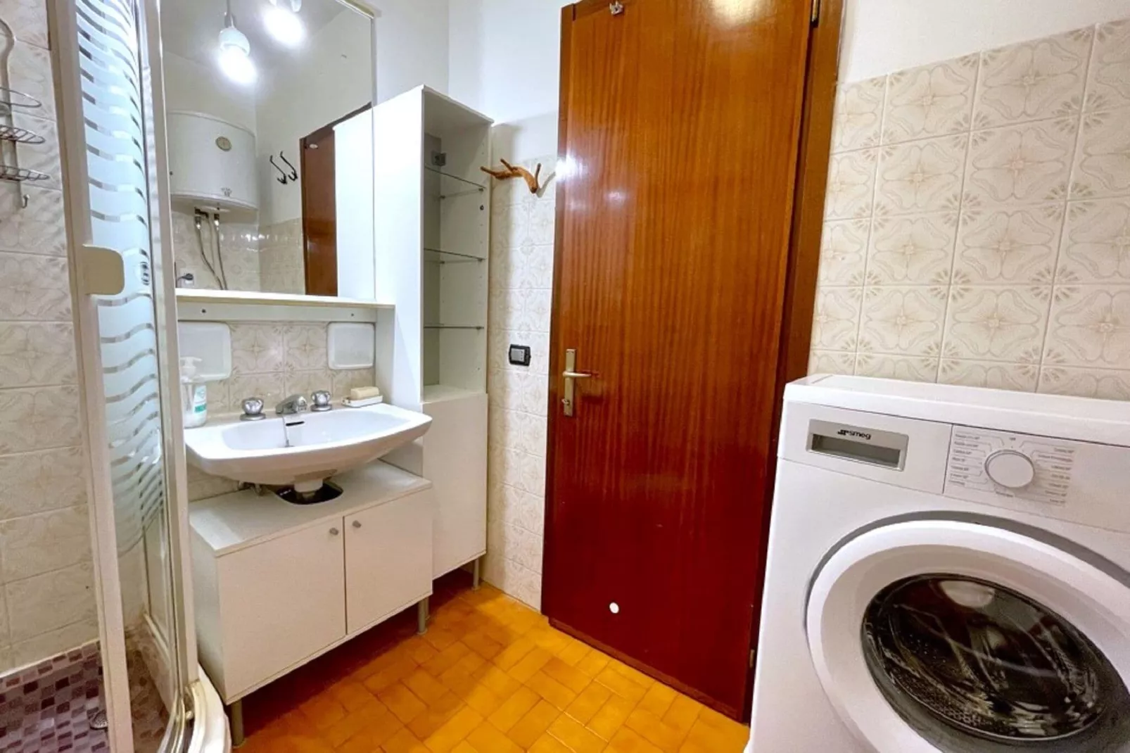 Galeone 62-Badkamer