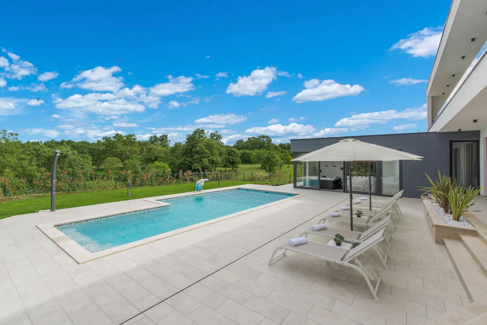 poolofhouse