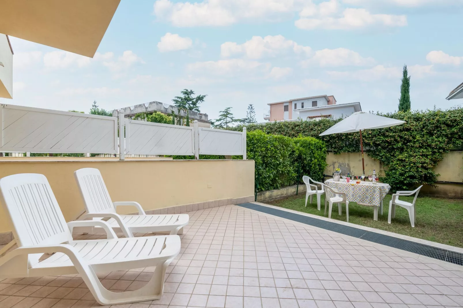 Conca degli Dei con giardino-Terrasbalkon