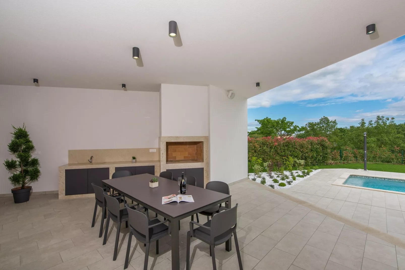 Villa Blanka\n-Terrasbalkon