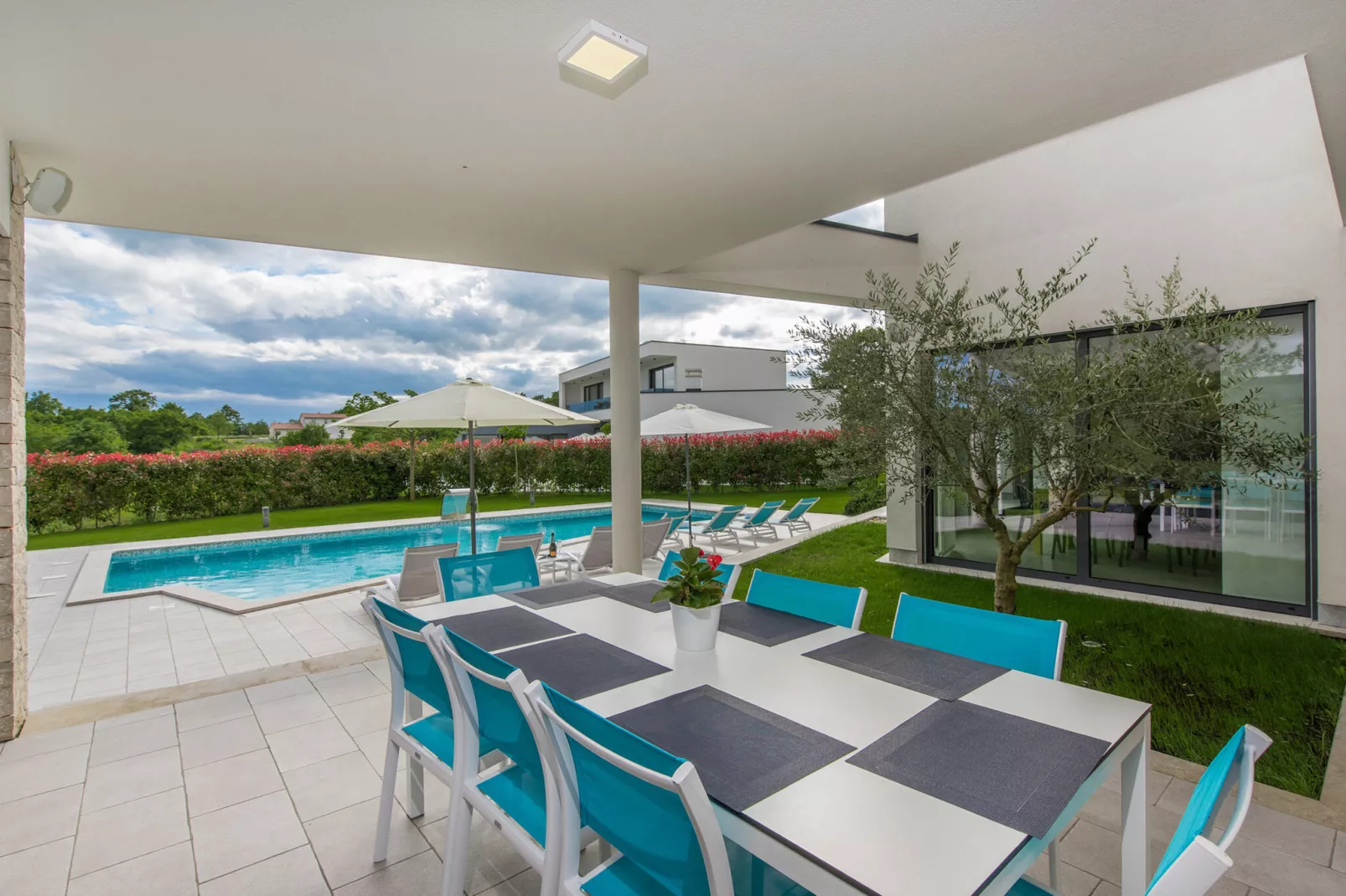Villa Blanka\n-Terrasbalkon