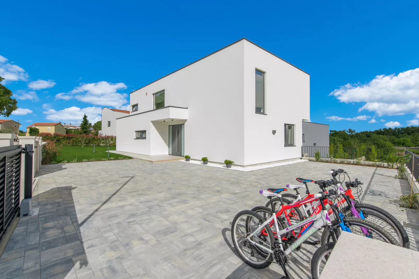 Villa Blanka\n-Tuinen zomer