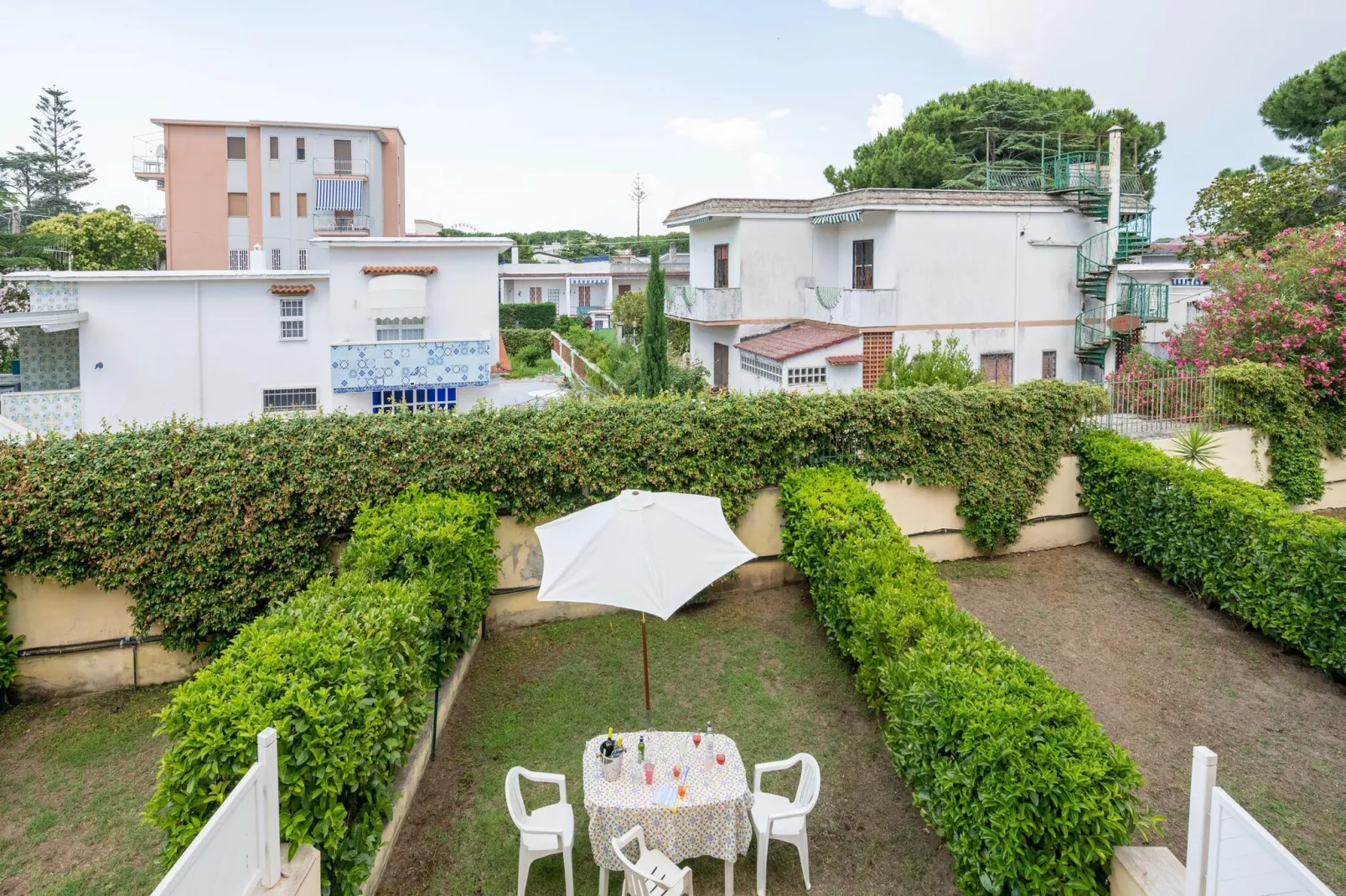 Conca degli Dei con giardino-Uitzicht zomer