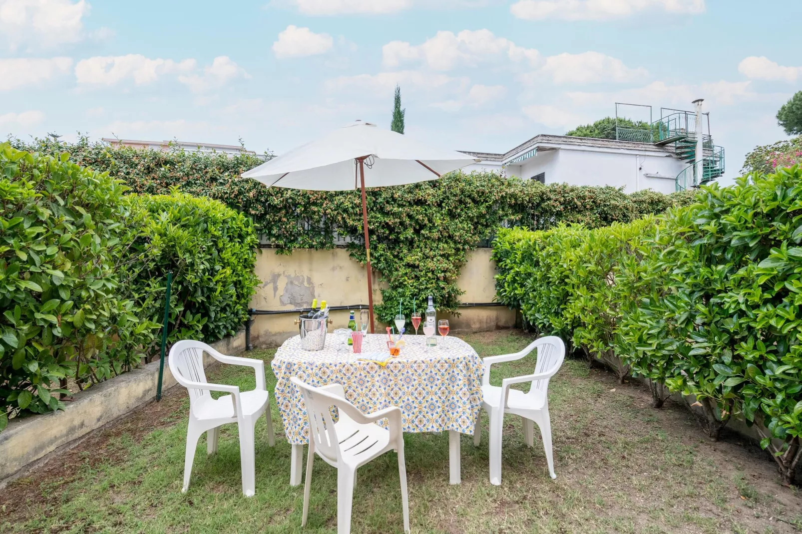 Conca degli Dei con giardino-Tuinen zomer