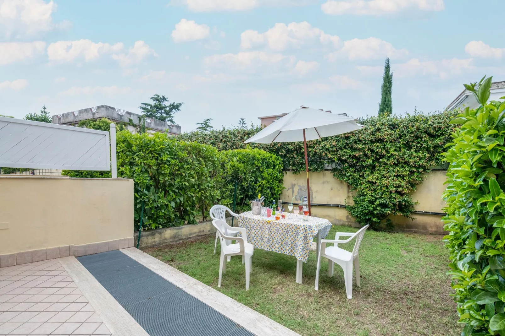 Conca degli Dei con giardino-Tuinen zomer