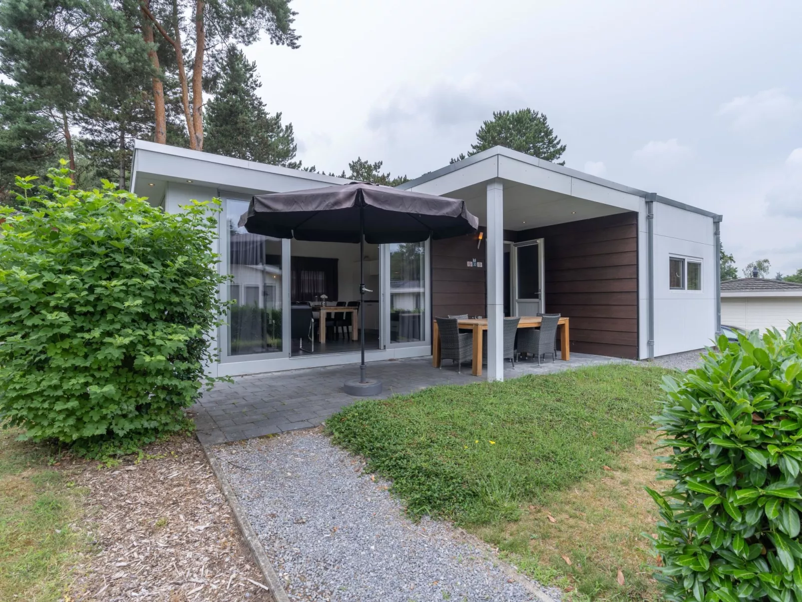 L-Pavilion 4-Buiten