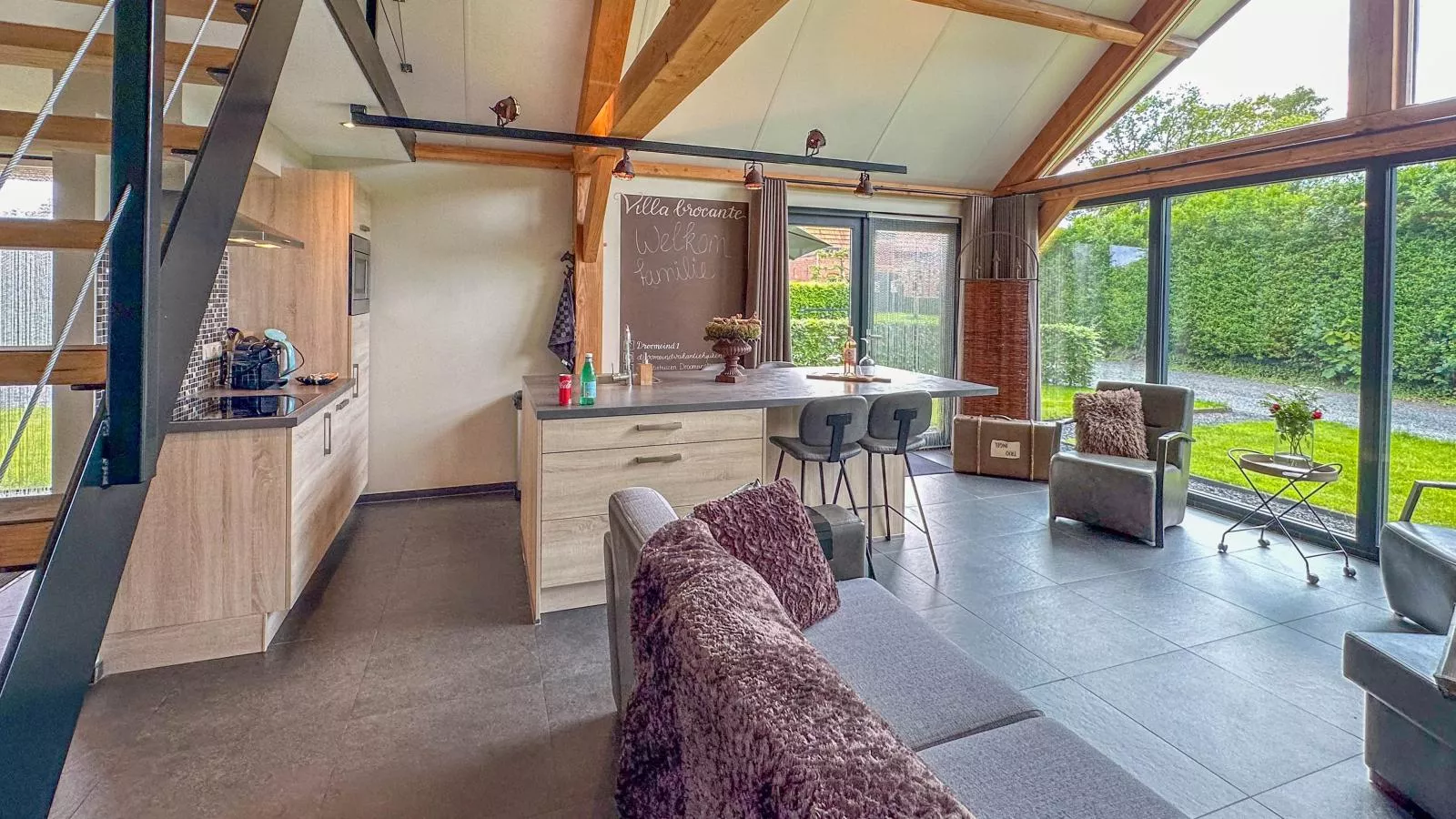 Villa Brocante-Woonkamer