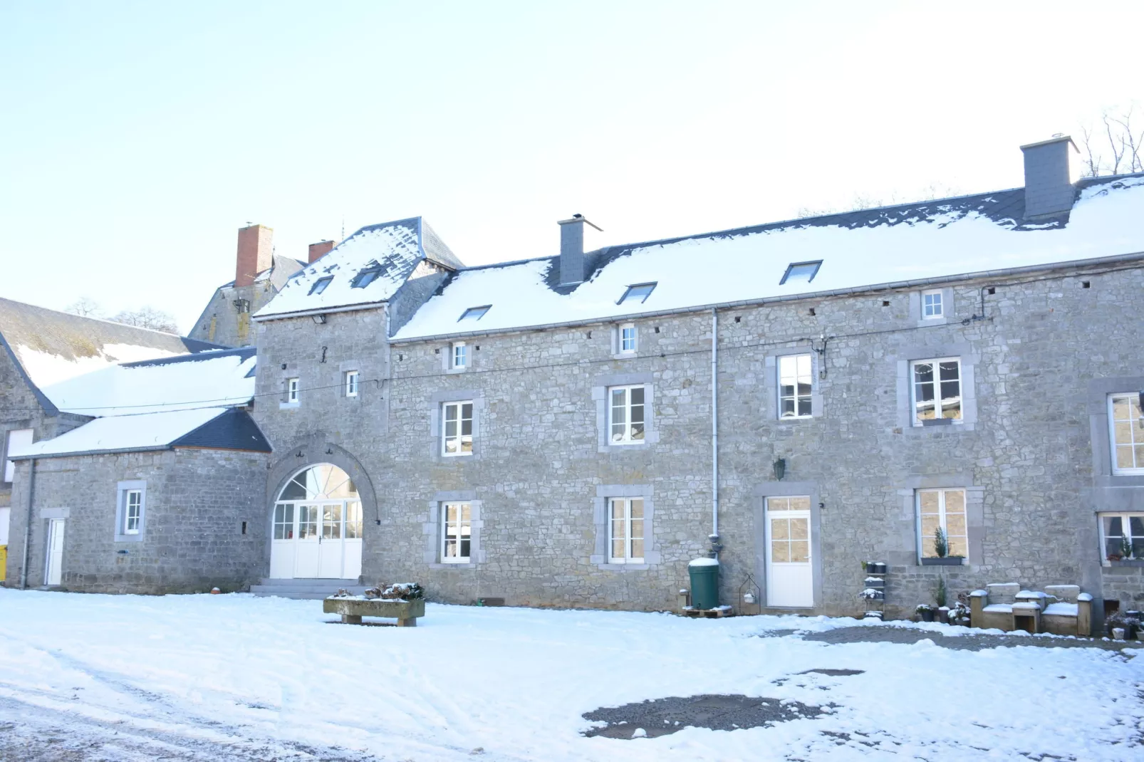 La Cour de Himbe-Exterieur winter