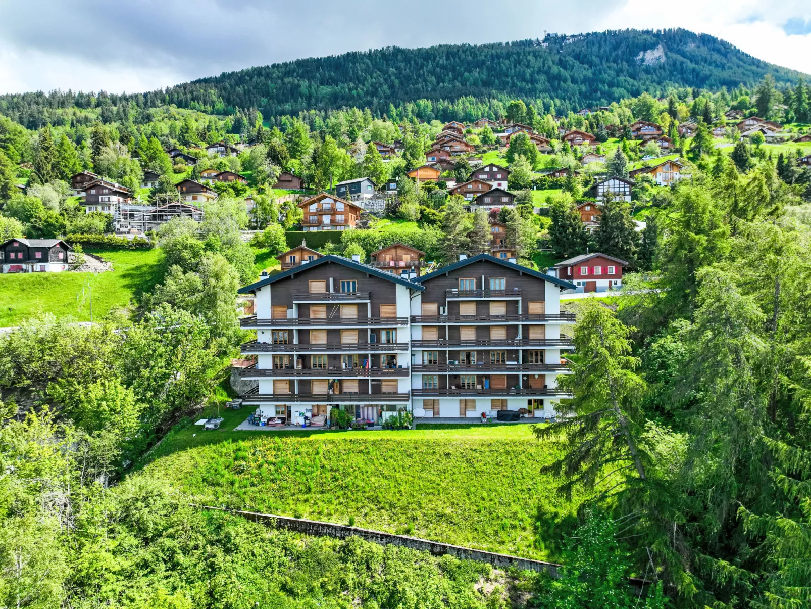 Swiss alps Cocoon Cascade 5-Buiten