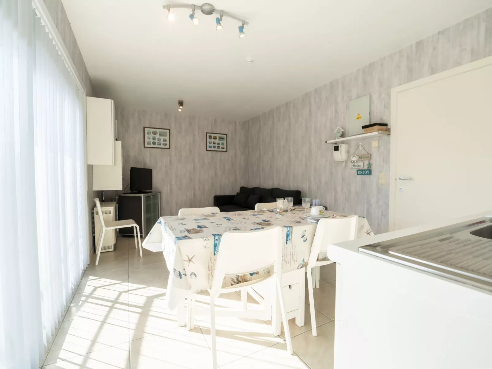 Green Garden Q17 - 203 with shared pool-Binnen