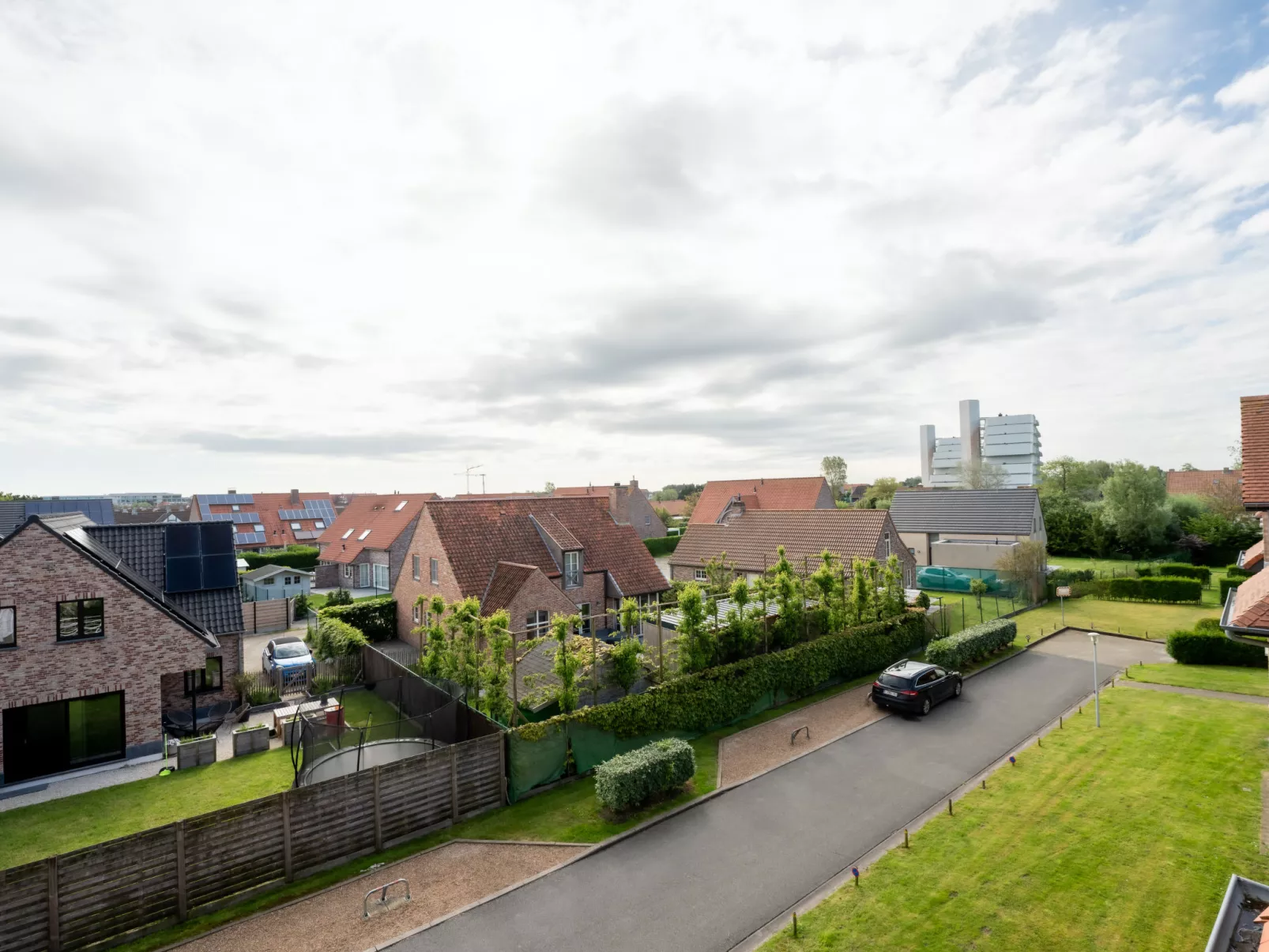Cosy - bright top floor appartment-Buiten
